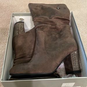 New in box never worn taupe size 7 1/2 boots